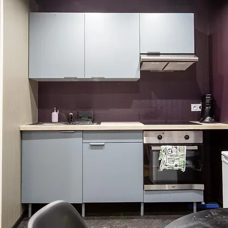 Deluxe Studio, Dark Floral, Jacuzzi, Parking Gratuit, Centre *