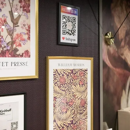 Apartamento Deluxe Studio, Dark Floral, Jacuzzi, Parking Gratuit, Centre