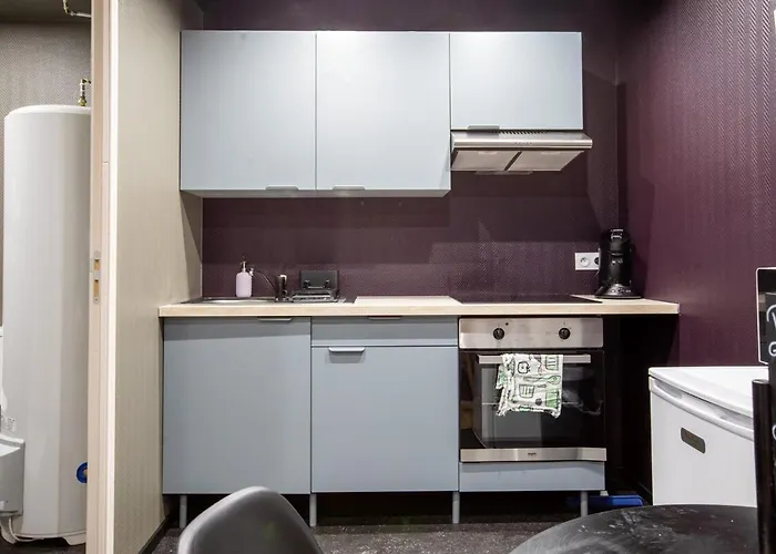 Deluxe Studio, Dark Floral, Jacuzzi, Parking Gratuit, Centre *